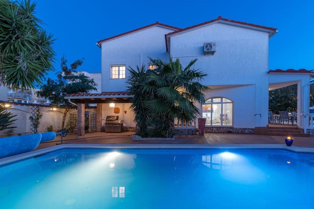 Sm21-Gran Casa De Vacaciones En La Playa, 4 Habitaciones, Climatizada, Piscina, Barbacoa Y Wifi 艾姆布里亚布拉瓦 外观 照片