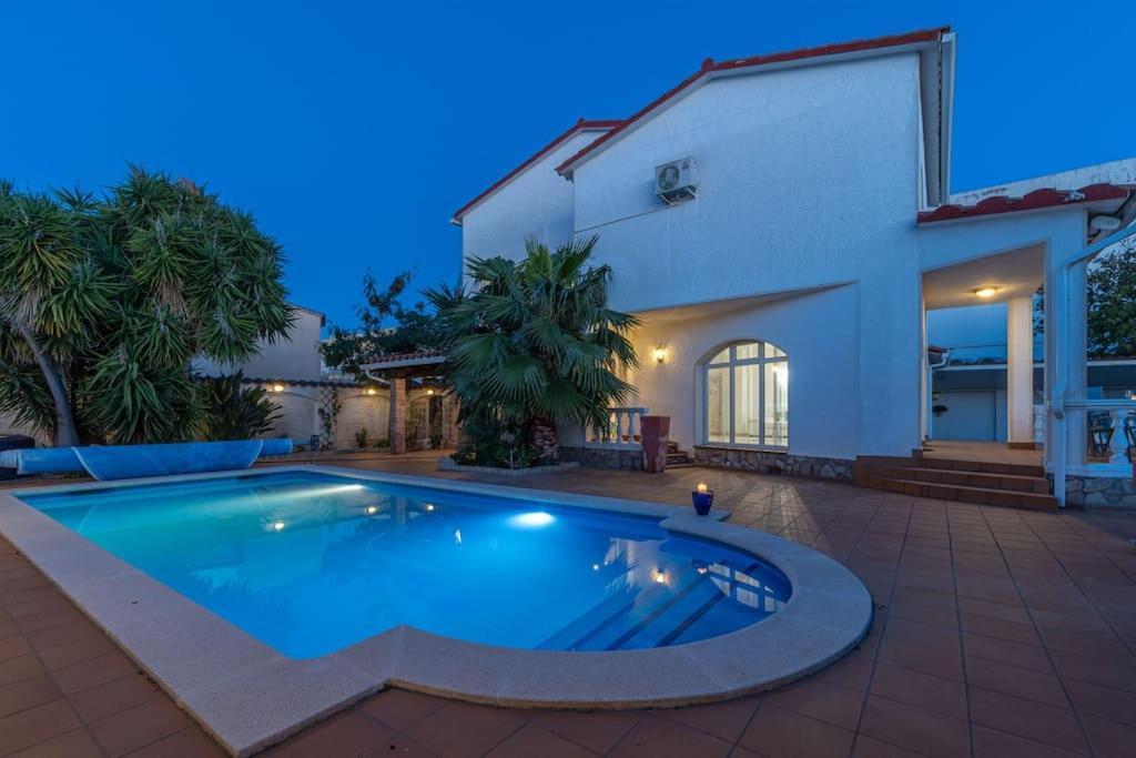 Sm21-Gran Casa De Vacaciones En La Playa, 4 Habitaciones, Climatizada, Piscina, Barbacoa Y Wifi 艾姆布里亚布拉瓦 外观 照片